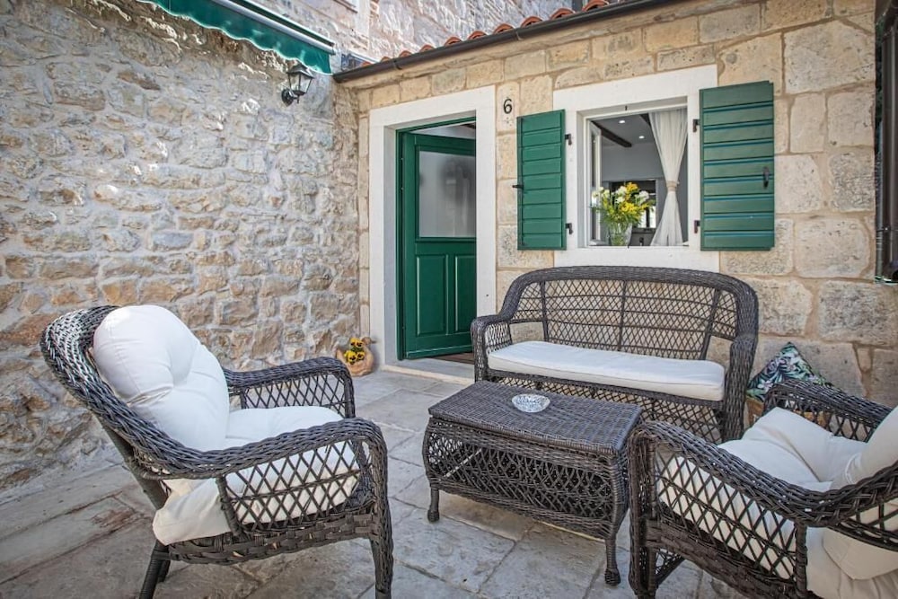 Фото Theatre Luxury Rooms