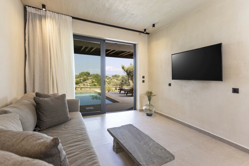 Фото Pnoes Luxury Suites