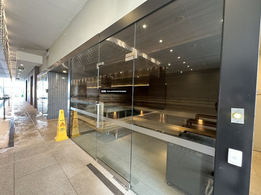 Фото Crown Front