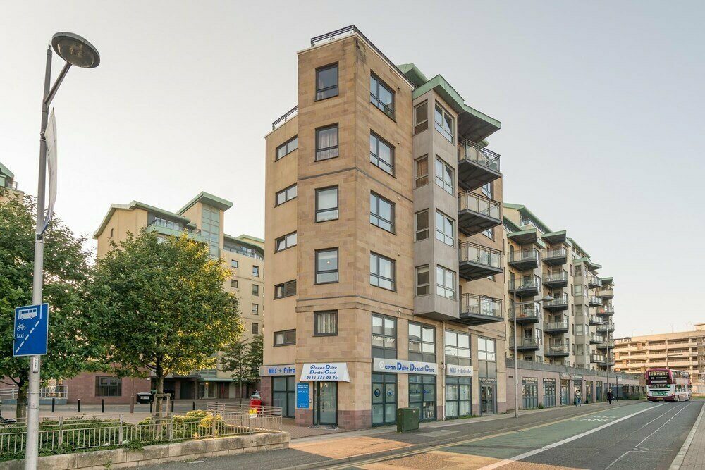 Hotel 403 Outstanding Penthouse in Vibrant Leith With Secure Parking, Edinburgh, photo