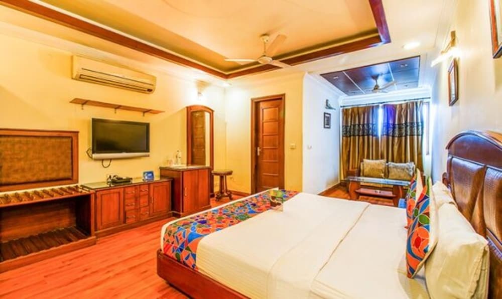 Фото Fabhotel South View