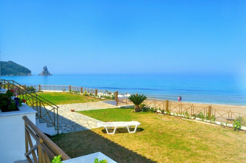 Гостиница Beachfront 2-bed Luxury Apartment - Agios Gordios, Corfu, Greece