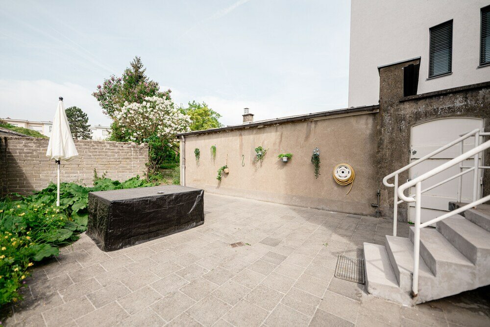 Фото Baroque Style Townhome Garden Patio Prkg