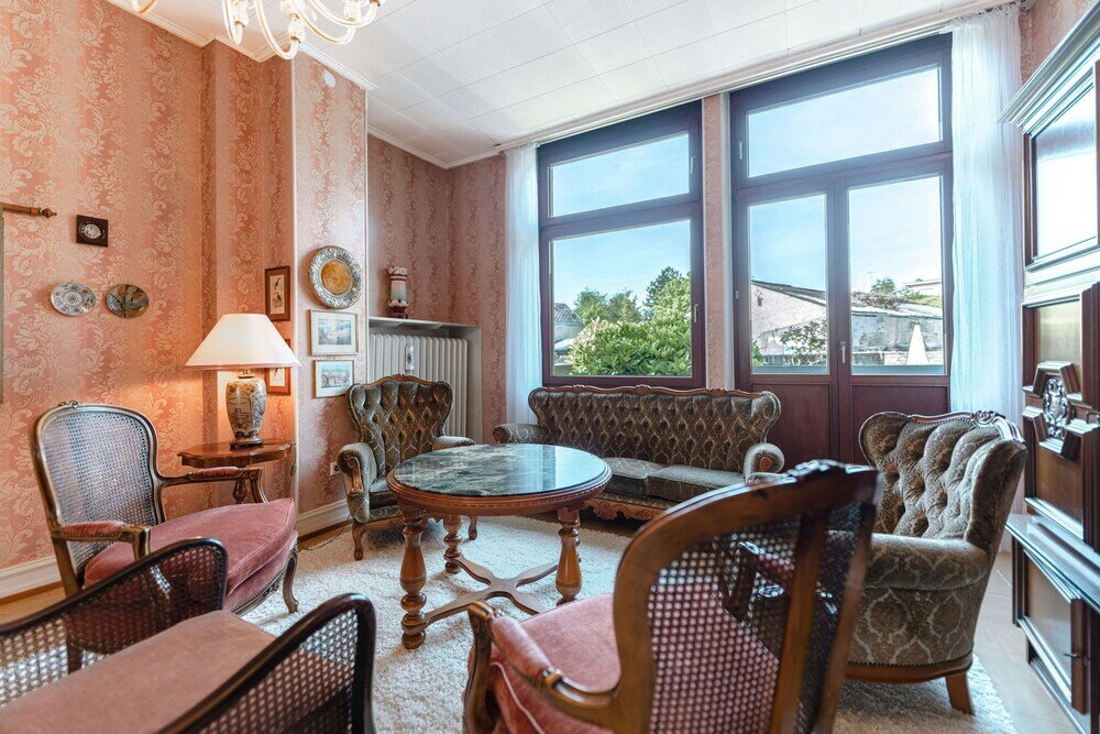 Фото Baroque Style Townhome Garden Patio Prkg