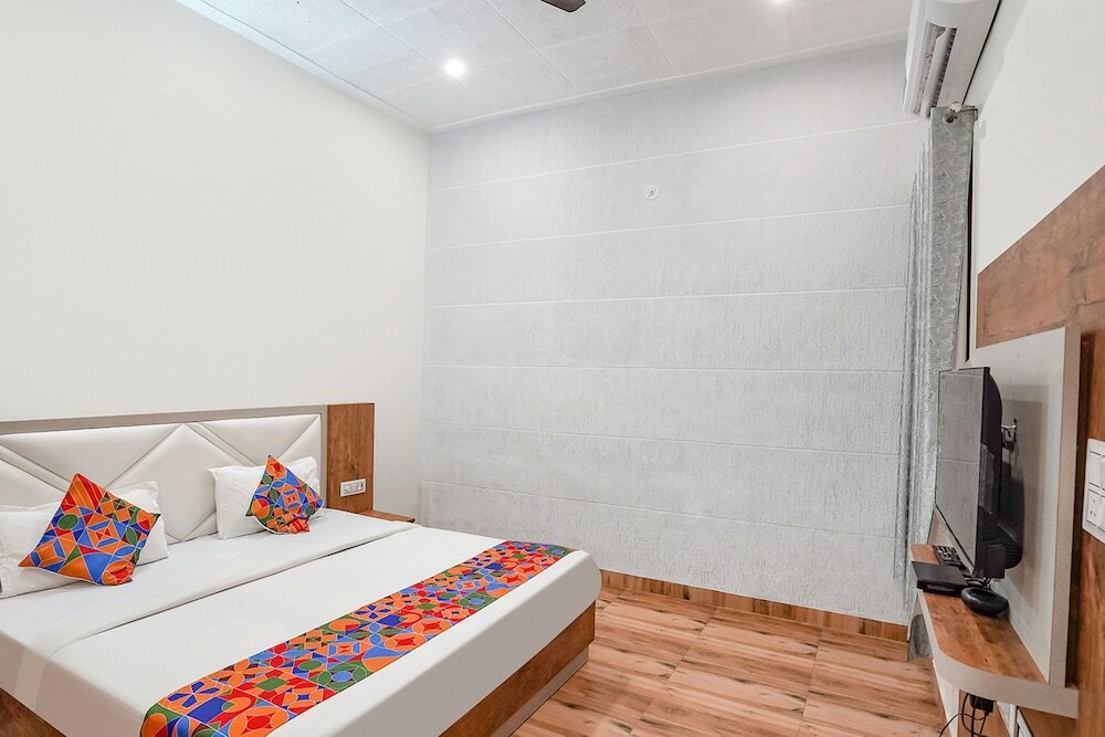 Фото Fabhotel Sirtaj Suites