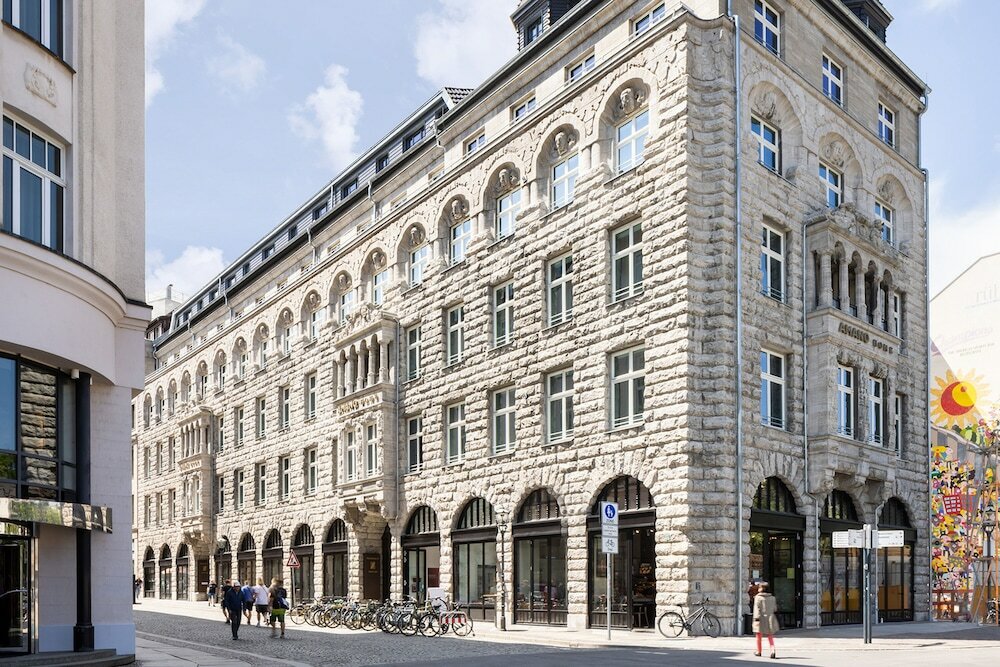 Фото отеля 1