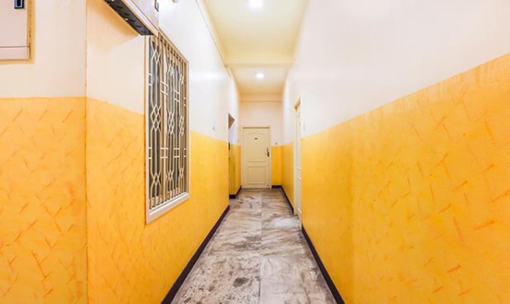 Фото Oyo 7829 Santhi inn