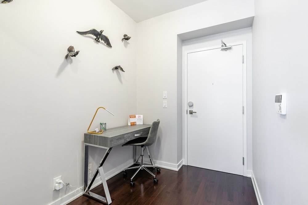 Фото Stylish 1 Bd with Tower Views. Apt 3309