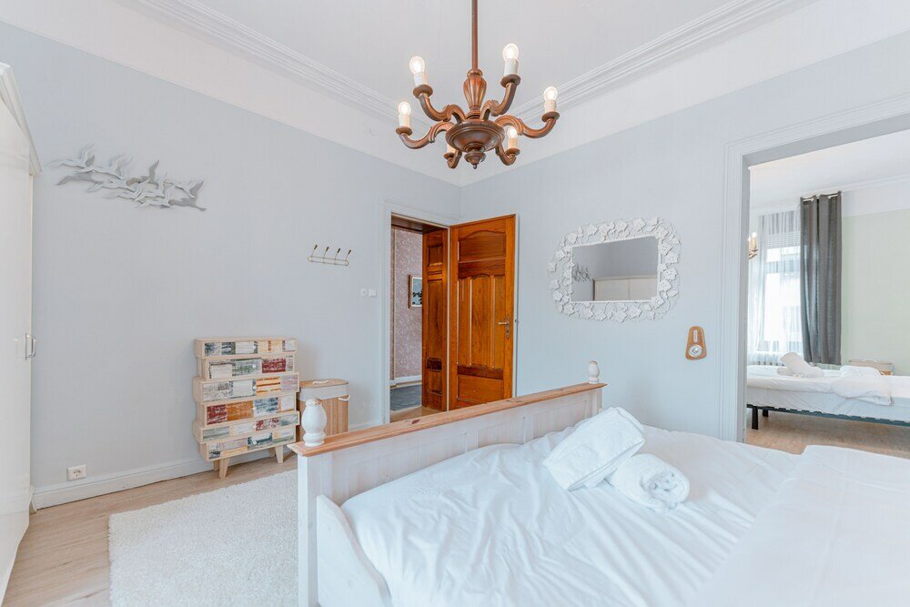 Фото Baroque Style Townhome Garden Patio Prkg