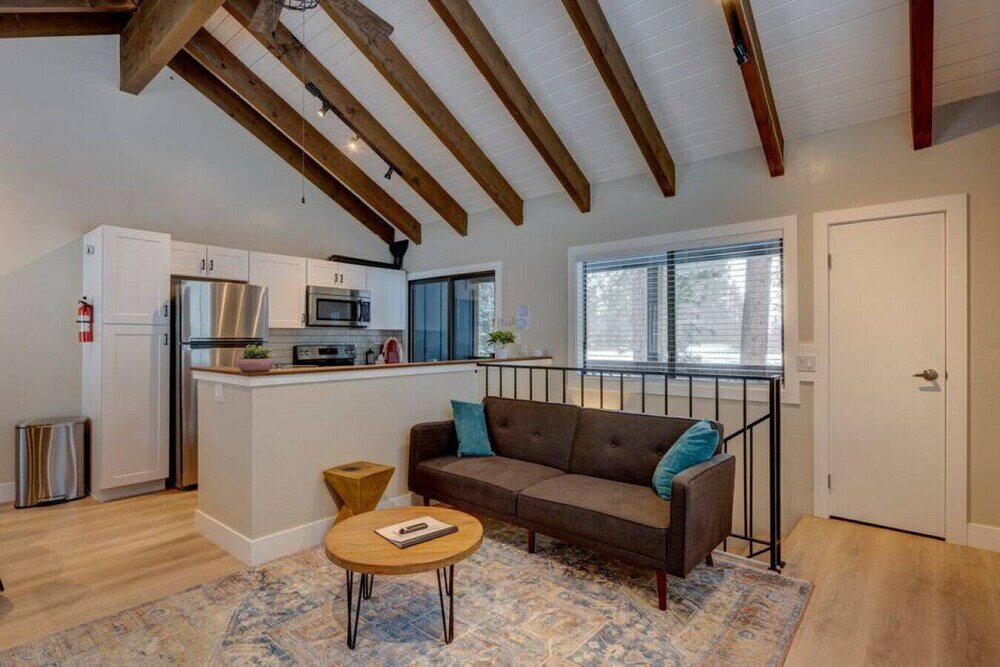 Фото 1br Cabin w outdoor Patio & Extra Bed