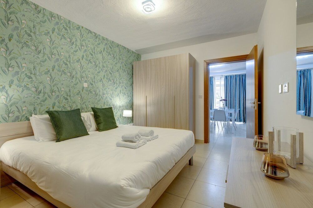 Фото Sliema Tigne Suites