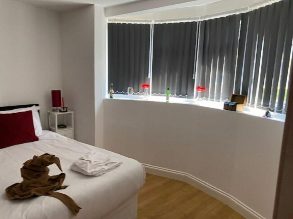 Фото Spinners End