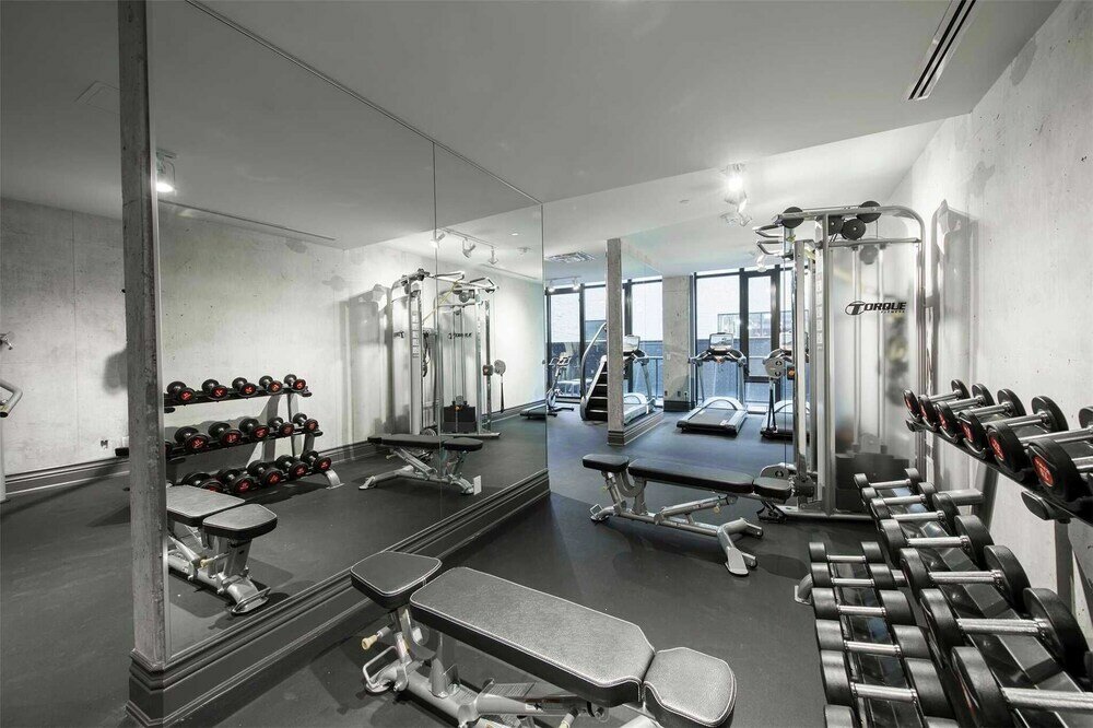 Фото Queen St West Designer Executive Suites