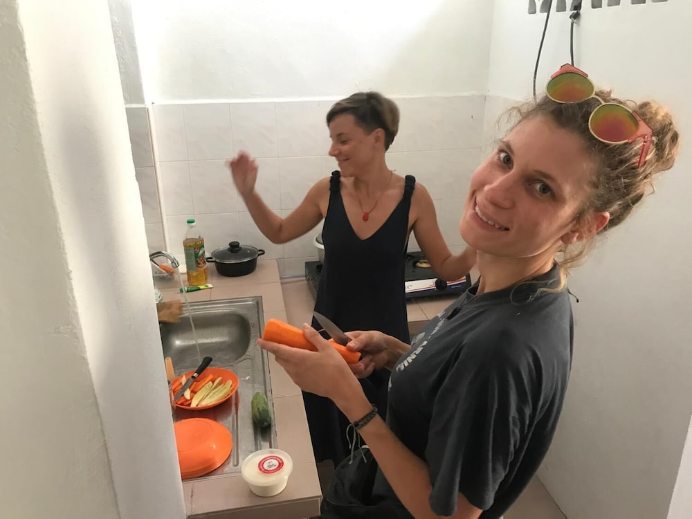 Фото B&l Islanders Inn - Hostel