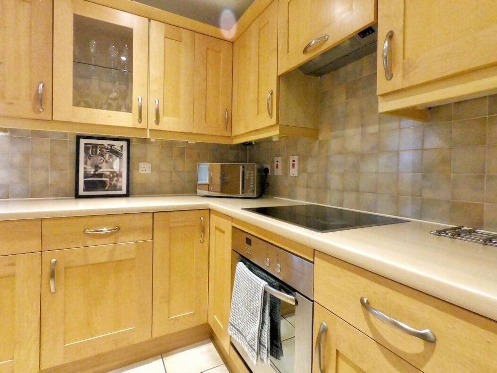 Фото Central Spacious & Stylish Apartment