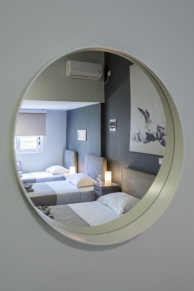 Фото Comfort Stay Airport Studios - Free shuttle from the Athens Airport