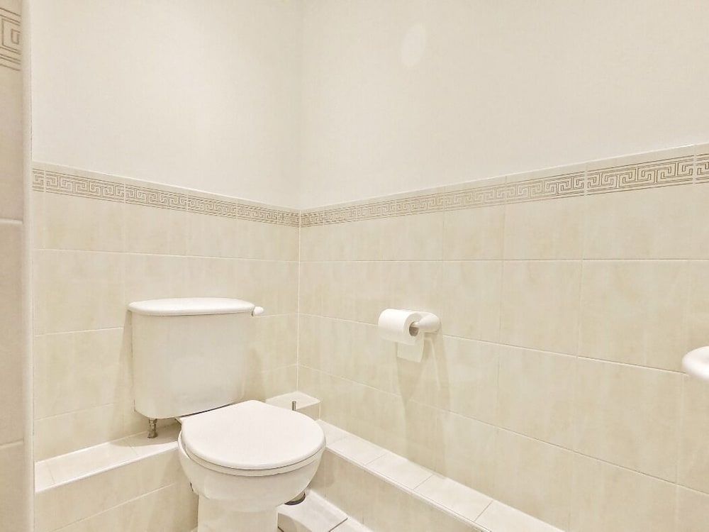 Фото Central Spacious & Stylish Apartment