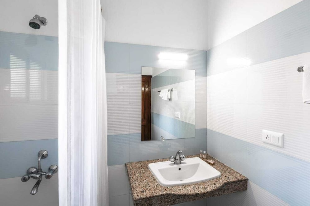 Фото Reenam Hotel