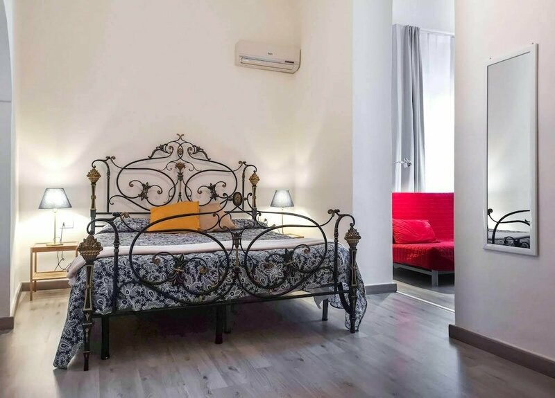 Гостиница B&b Civico 13 в Неаполе