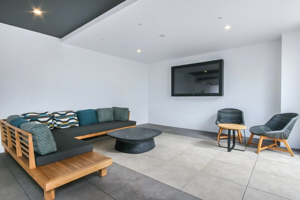 Фото Luxurious 2 Bedroom Brand New Apartment With Amazing Hinterland Views