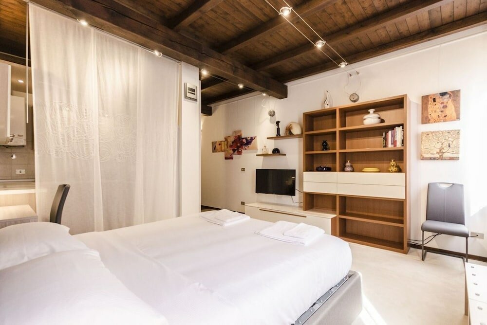 Фото Borgo San Pietro Studio