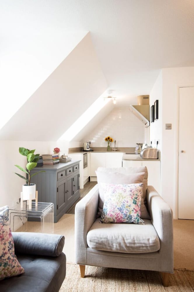 Фото Luxurious & Modern Home