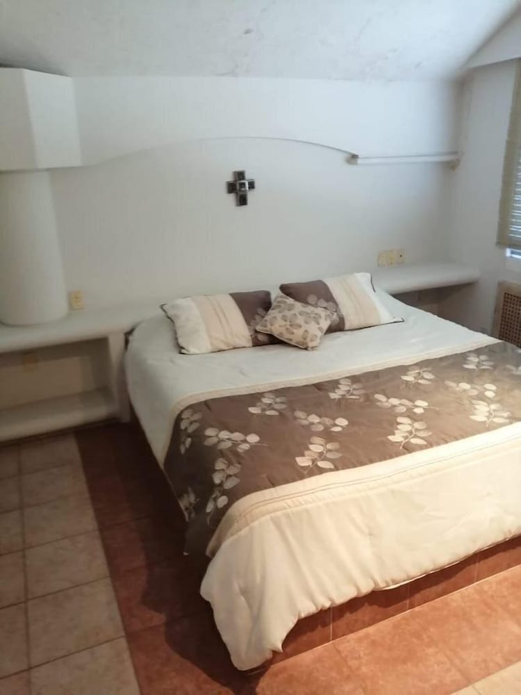 Фото Juub Exclusive 4 bedroom house at Cuernavaca