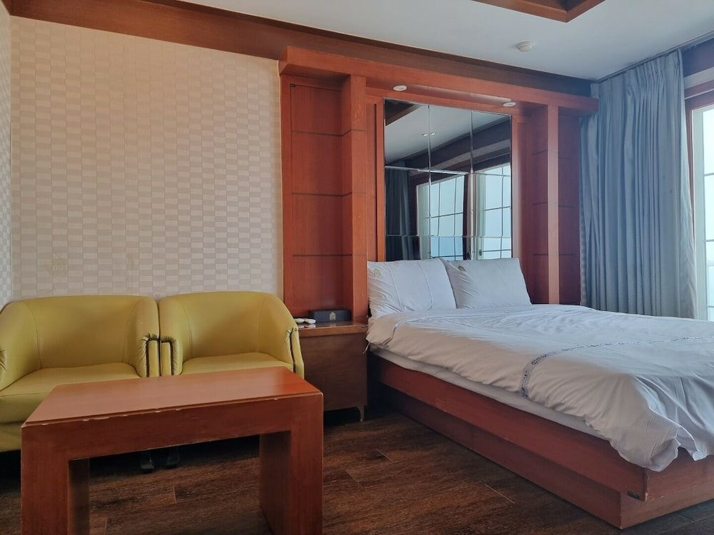 Фото Benikea Mountain and Sea Yangyang