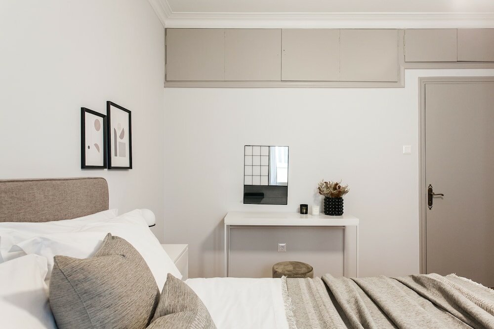 Фото Upstreet Deluxe & Stylish 2 Bd Apartment