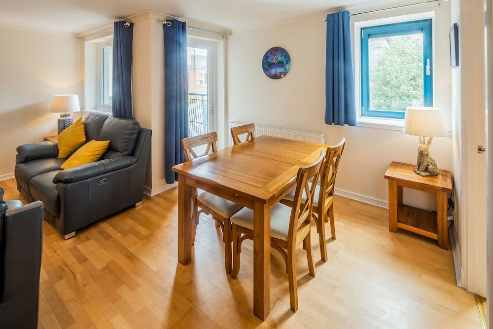 Фото Stunning Shore Apartment with Balcony