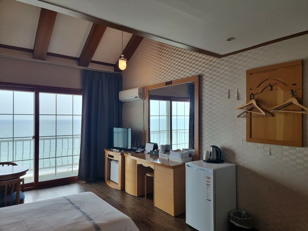 Фото Benikea Mountain and Sea Yangyang