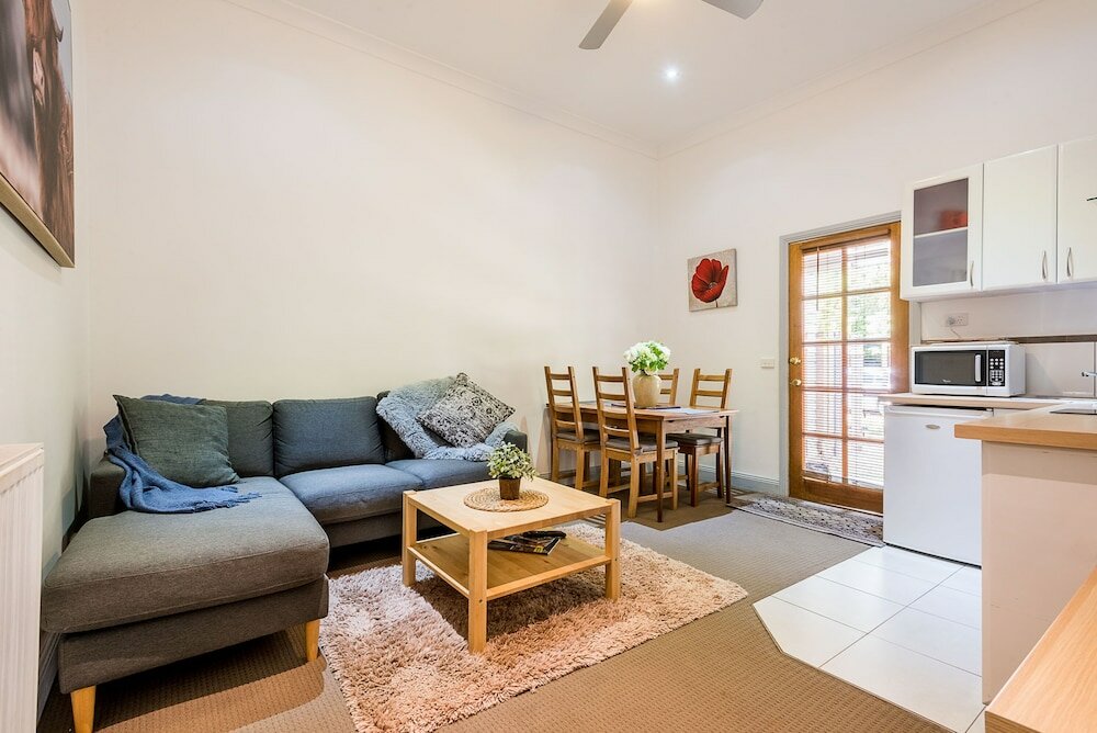 Фото Avalon House