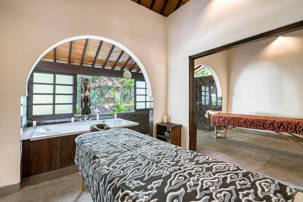 Фото Ubud Sari Health Resort