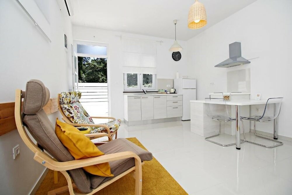 Фото Luxury Apartments Gold and Grey