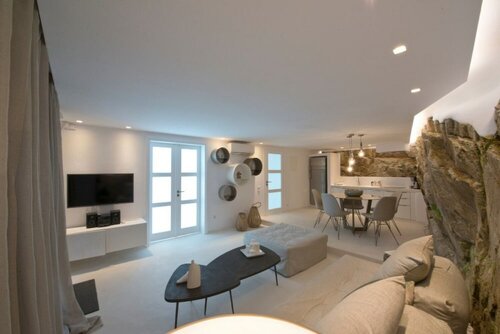 Гостиница Suite Ruby one Bedroom Suite With Shared Pool in Agia Sofia