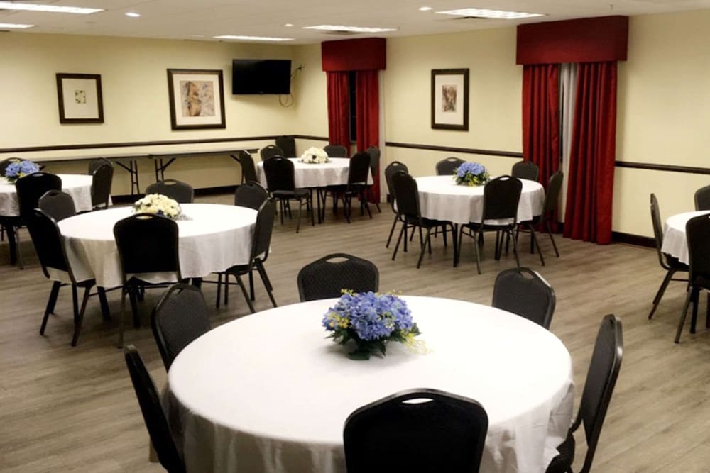 Фото Evangeline Downs Hotel, Ascend Hotel Collection