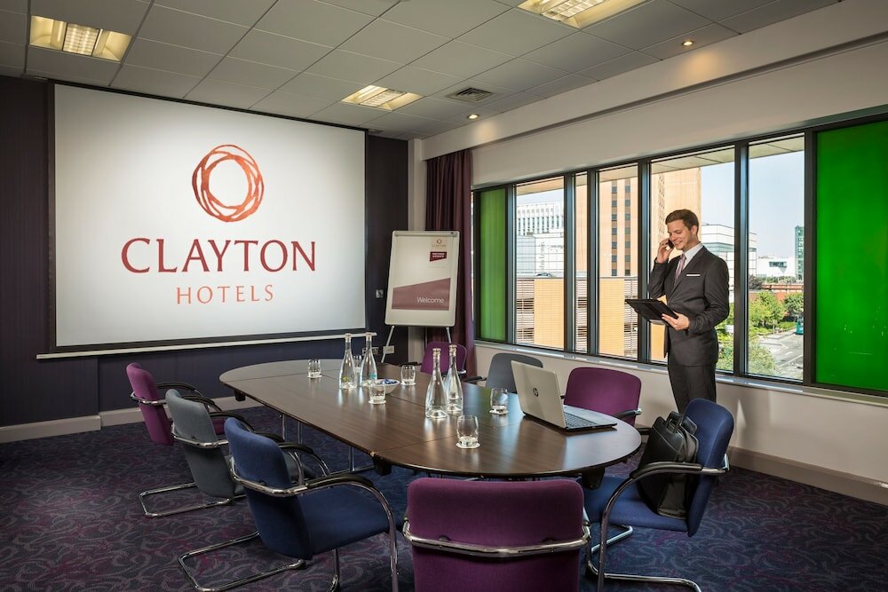 Фото Clayton Hotel Cardiff