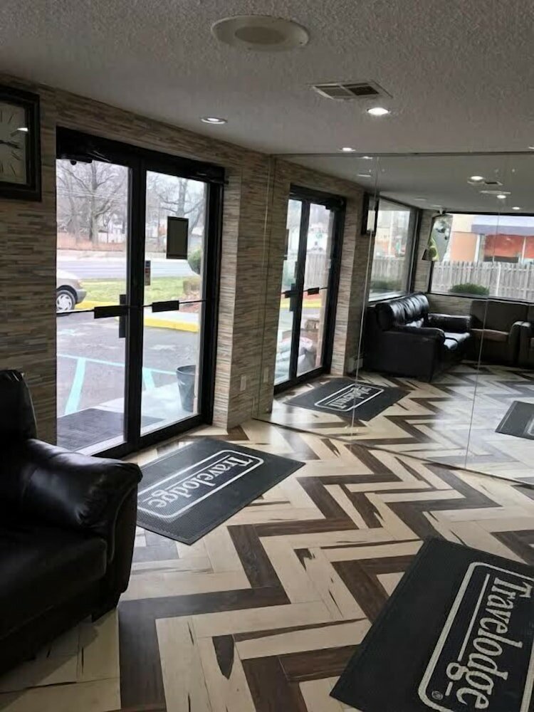 Фото Travelodge by Wyndham Avenel Woodbridge