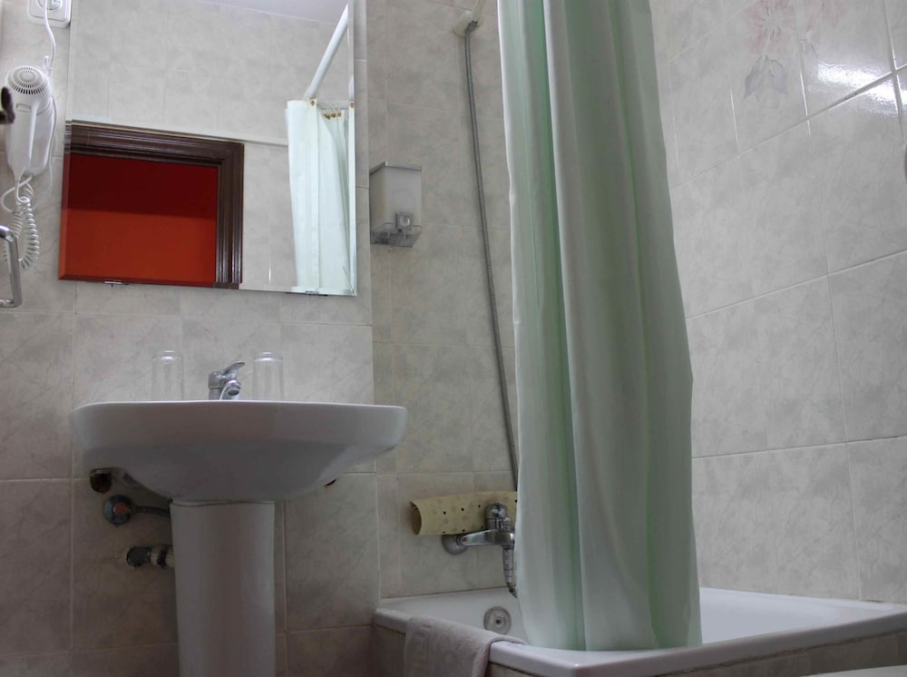 Фото Hostal Alogar