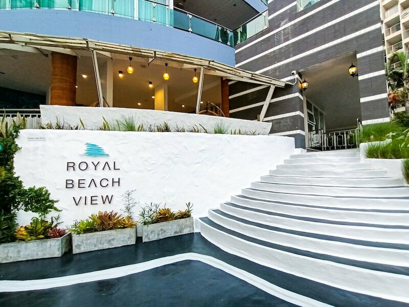 Гостиница Royal Beach View Suites