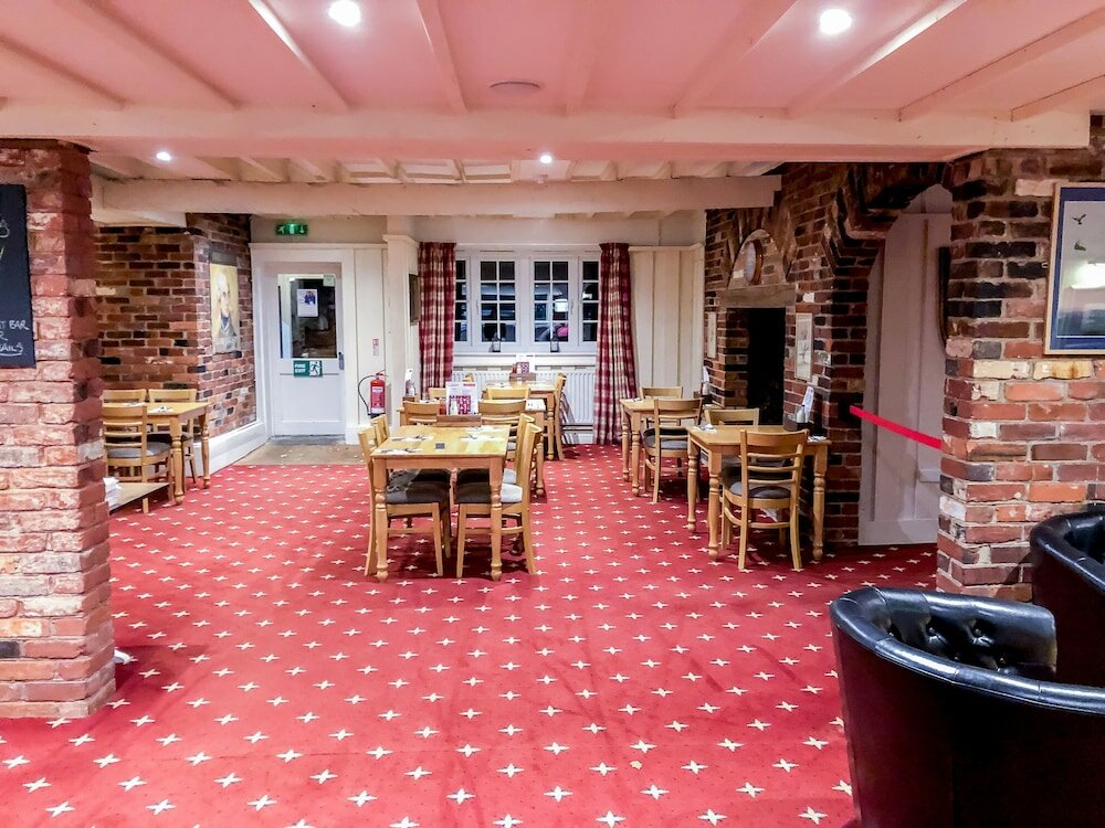 Фото The Angel Hotel