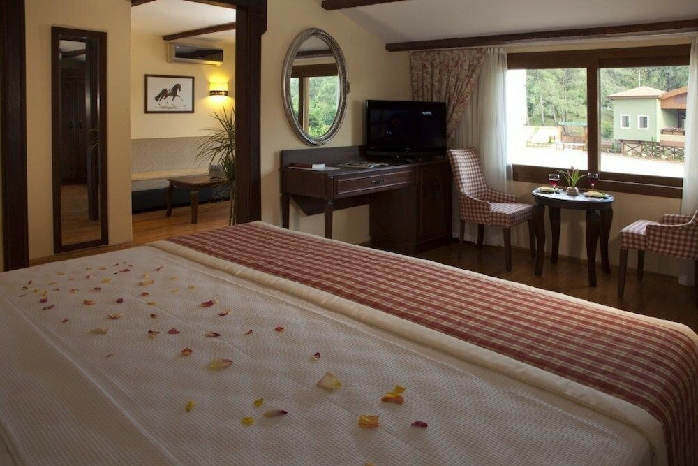 Фото Padok Premium Hotel & Stables