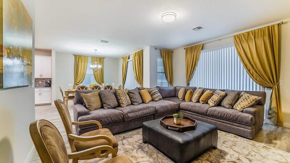 Фото 4706 Sleepy Hollow Drive