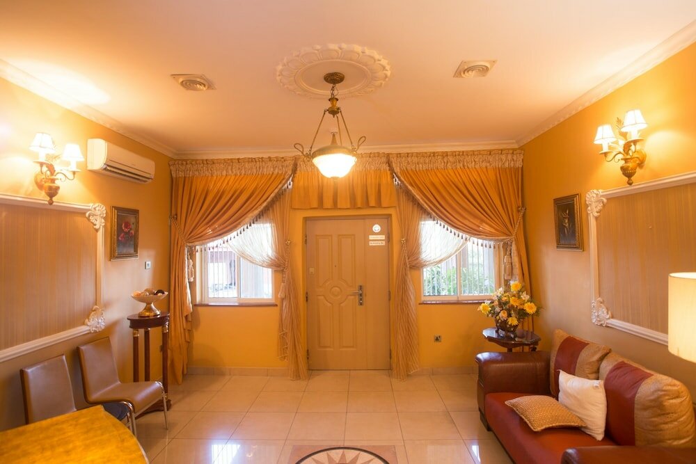 Фото Quiet Pools Inn and Residence