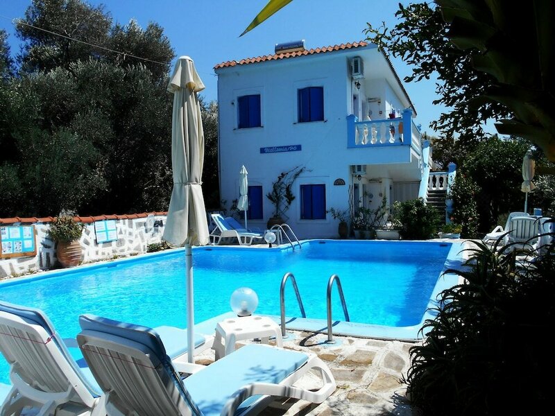 Гостиница Holiday Apartment With sea View and Mountains View