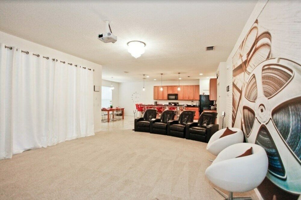 Фото 241 Las Fuentes Drive 6 Bedroom Home