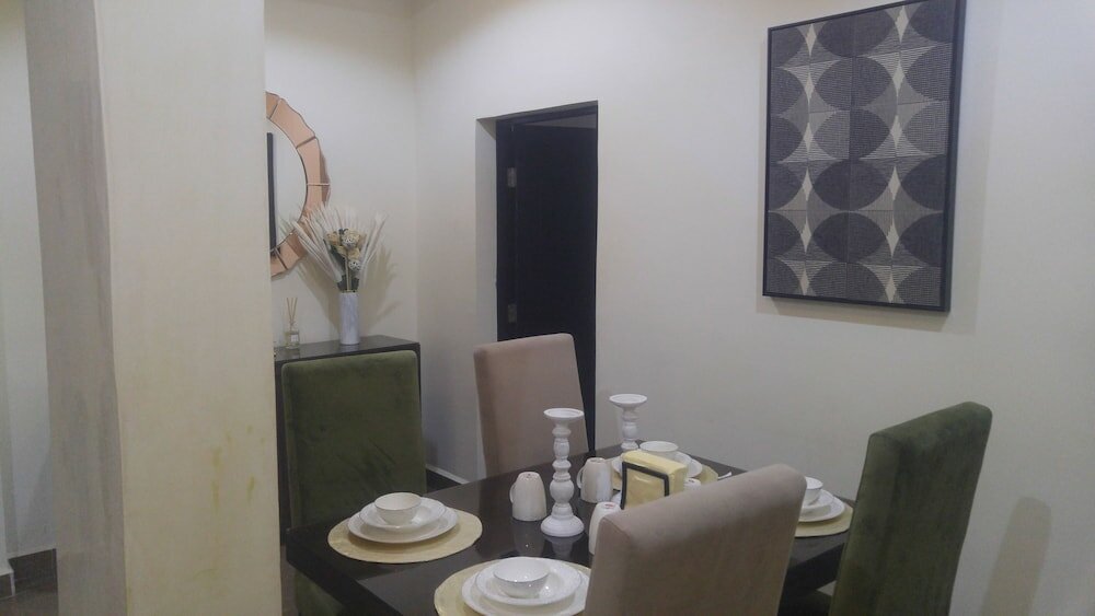 Фото Marshall Hotel Apartments