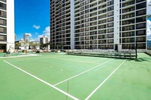 Гостиница 7th Floor Garden View Condo In Walking Distance to Waikiki Beach by Redawning в Гонолулу