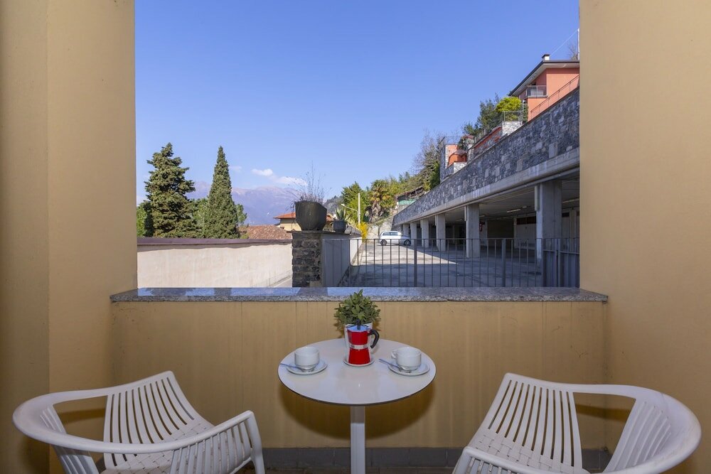 Фото Fontana Del Lago Apt. 9