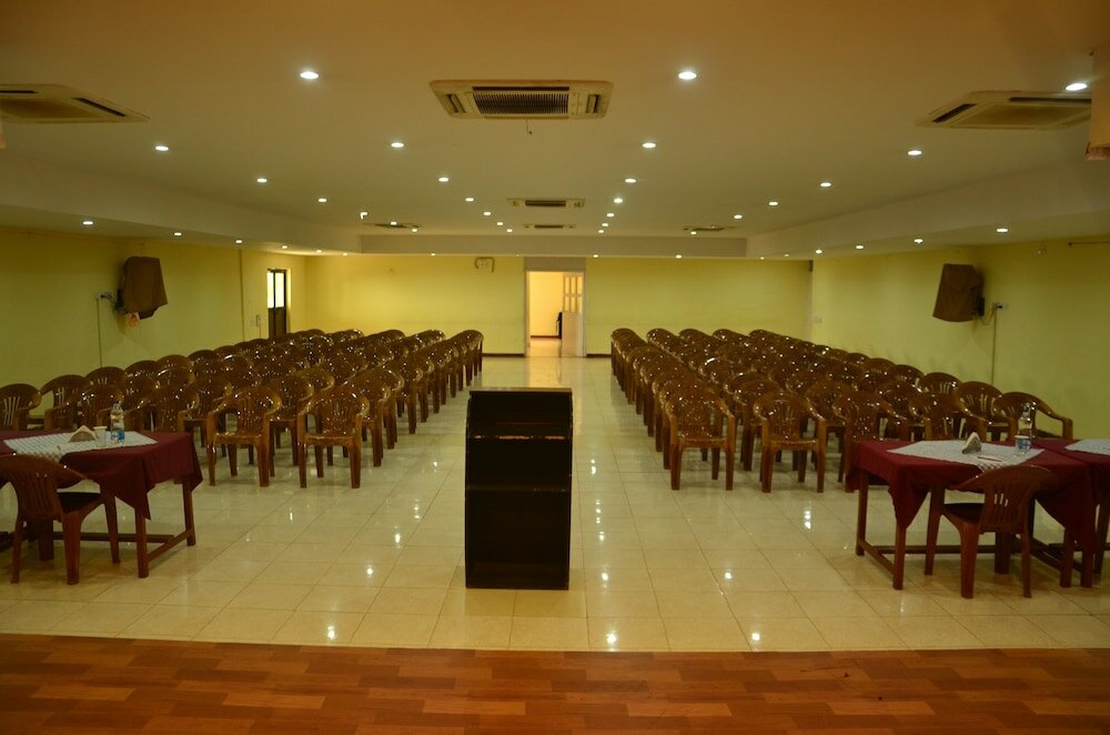 Фото Indismart Woodbourne Resort